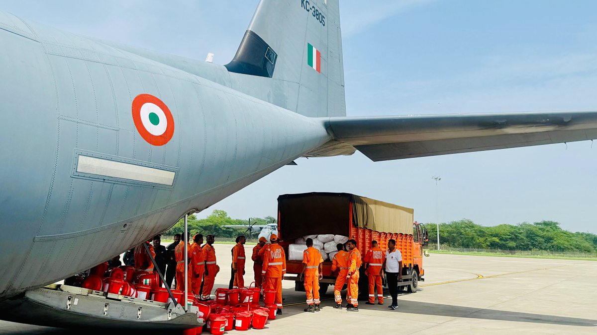 IAF loads relief supplies for flood-hit Nepal