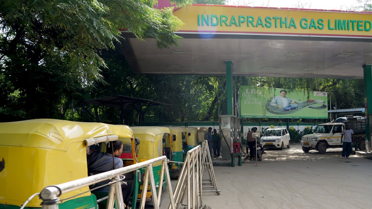 CNG price hike triggers queues at Delhi fuel stations