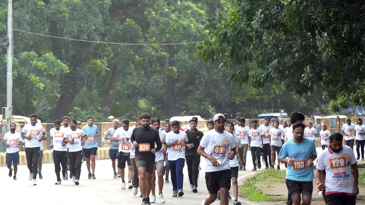 Youth join Fit India marathon on National Sports Day in Patna