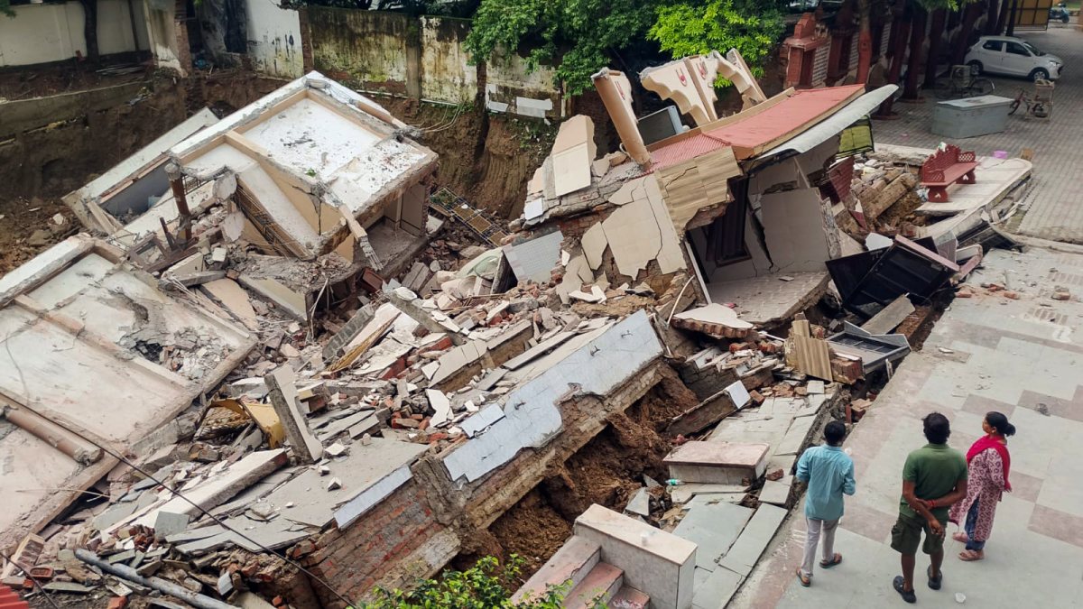 Temple collapses into crater after heavy rain in Prayagraj