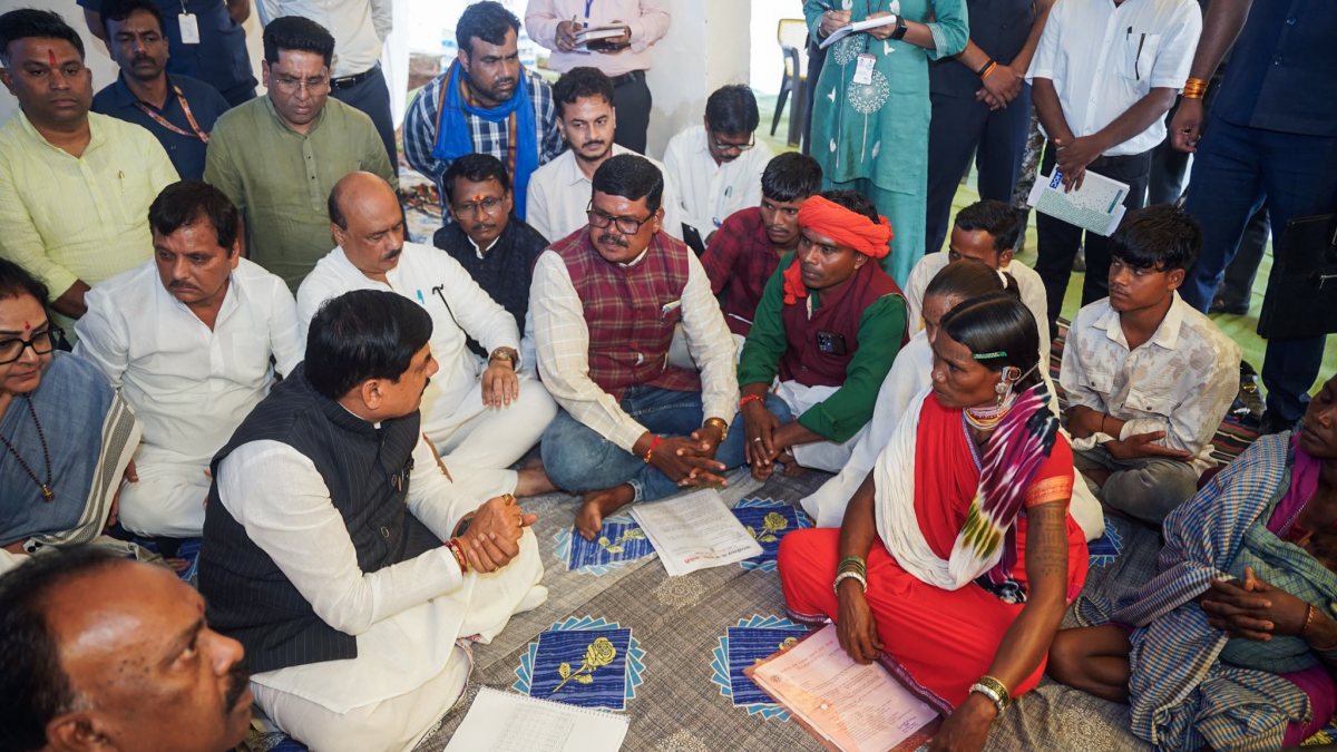 CM Yadav interacts with villagers in Balaghat