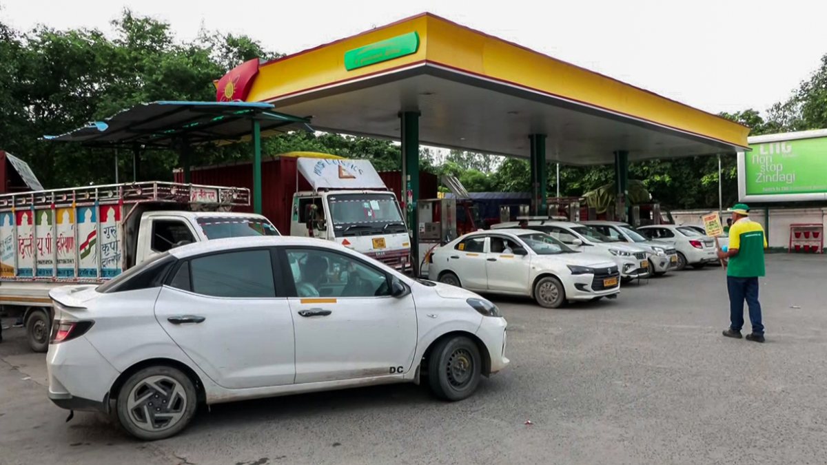 CNG prices hiked by Rs 3.89 per kg in New Delhi