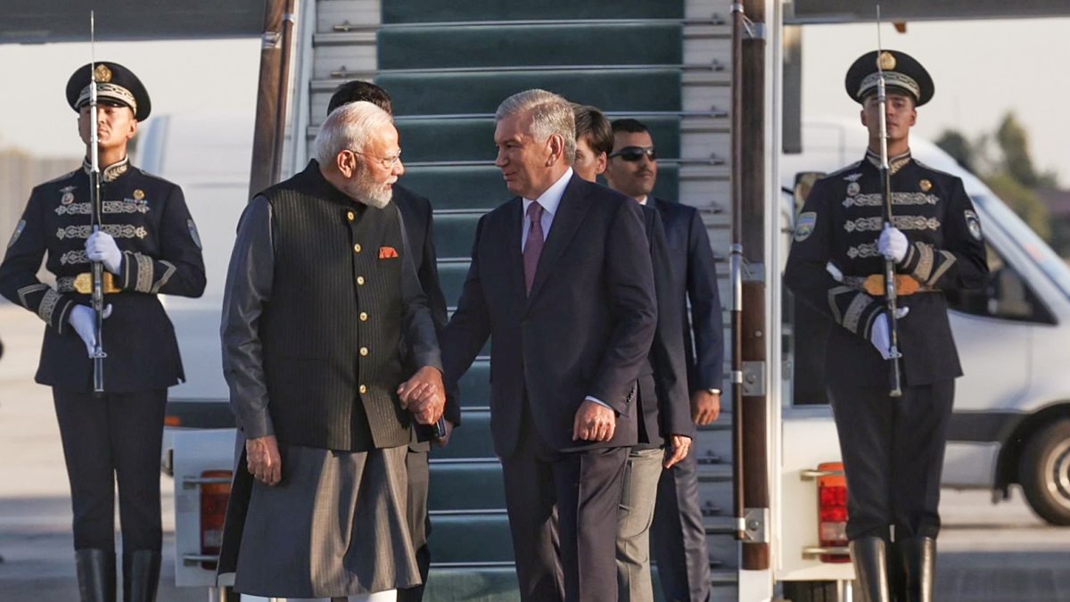 Modi receives warm welcome from Uzbekistan President in Tashkent