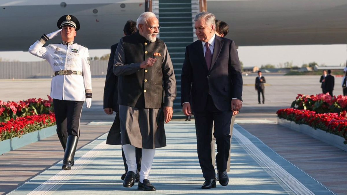 Modi gets warm welcome from Uzbekistan President in Tashkent