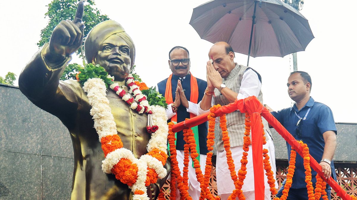 Rajnath Singh inaugurates Fragrance Park in Lucknow