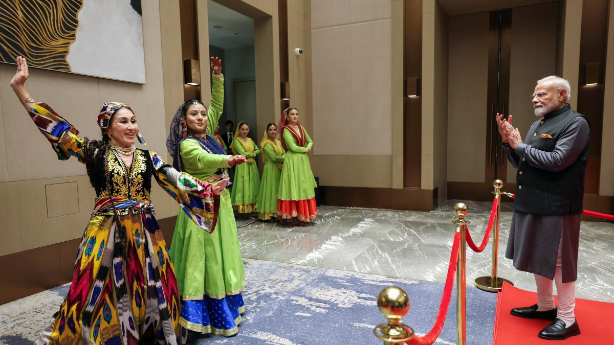 PM Modi attends Indian community welcome event in Tashkent
