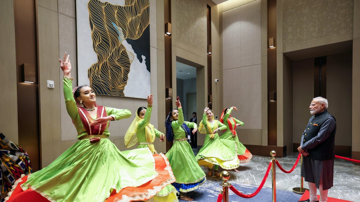 PM Modi attends Indian community welcome in Tashkent