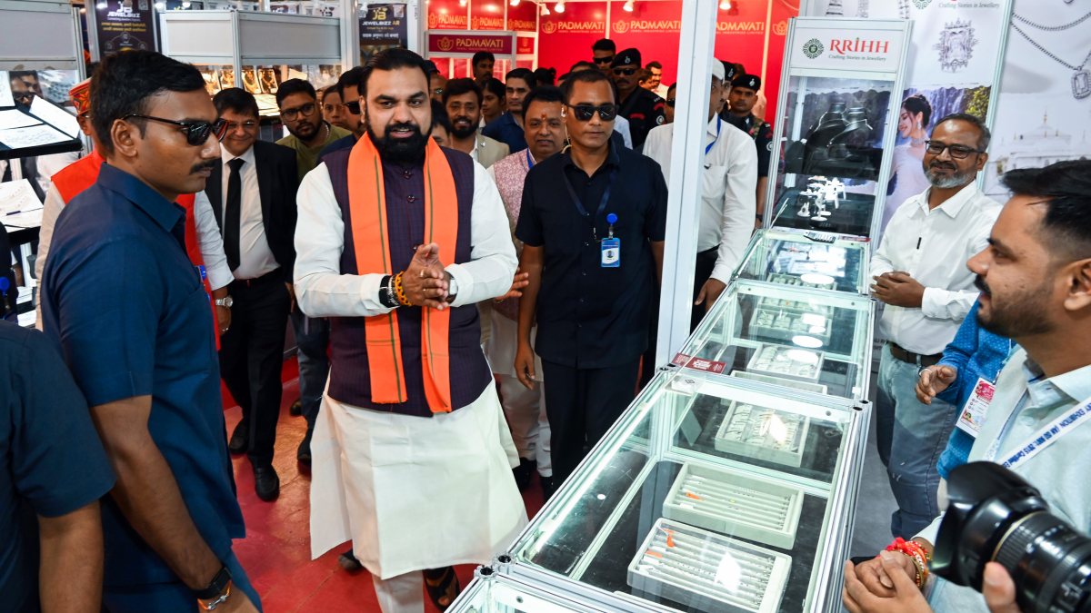 Bihar CM inaugurates national gems and jewellery exhibition in Patna