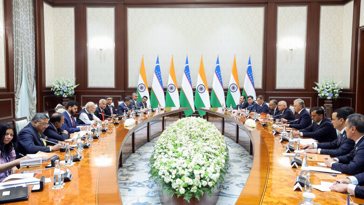 Modi holds delegation-level talks with Uzbekistan President in Tashkent