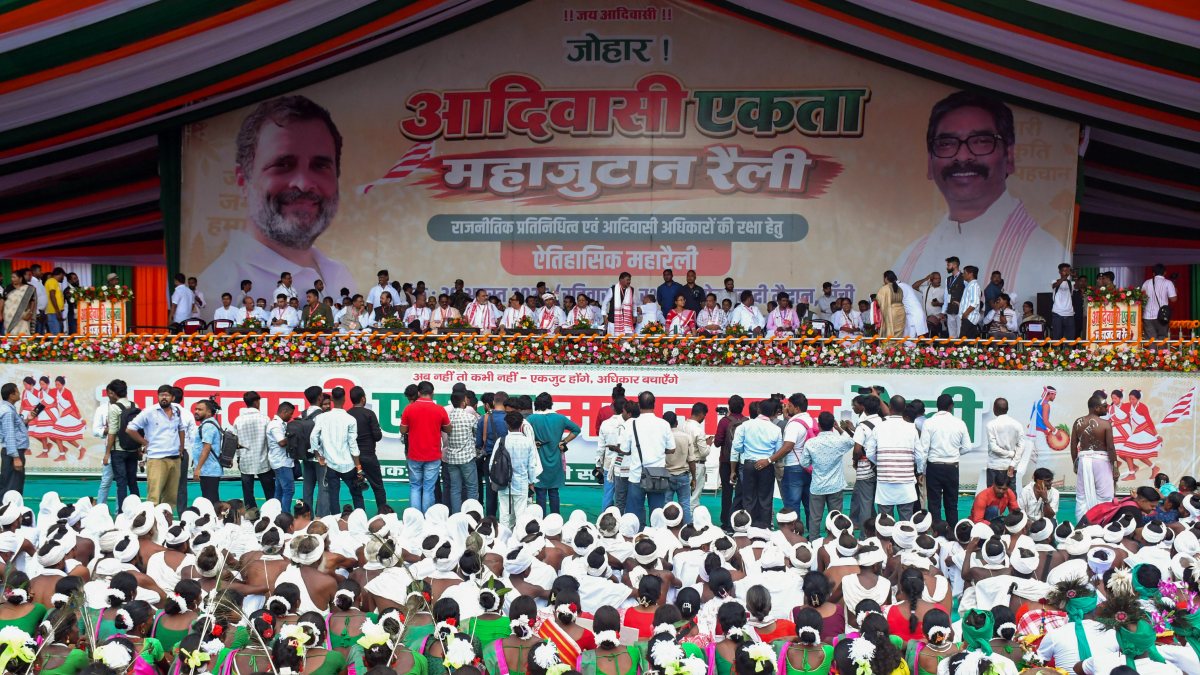 Tribal community gathers in traditional attire in Ranchi