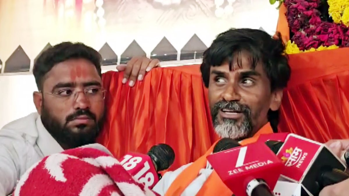 Maratha quota activist demands Kunbi certificates, cancels Shinde event