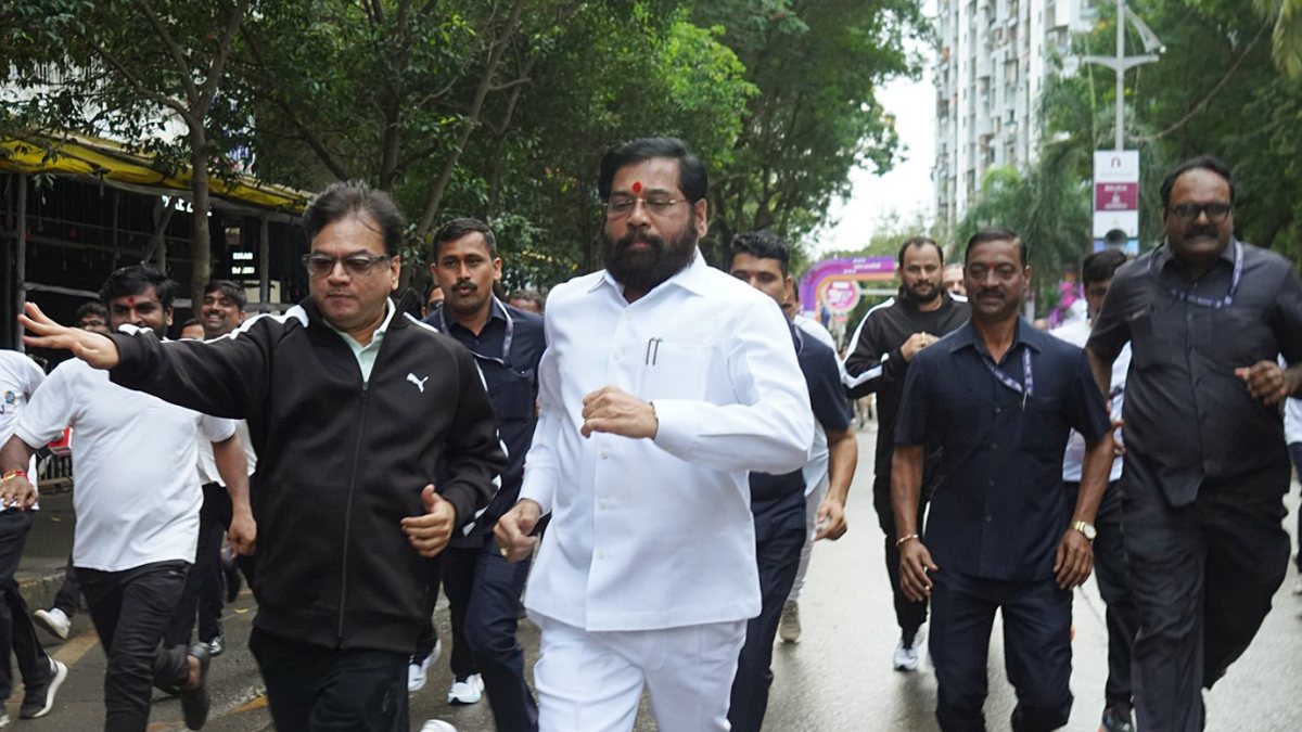 Shinde, Desai join Thane Varsha Marathon 2026