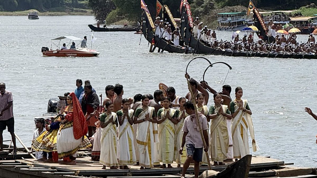 Aranmula boat race marks Onam on River Pamba