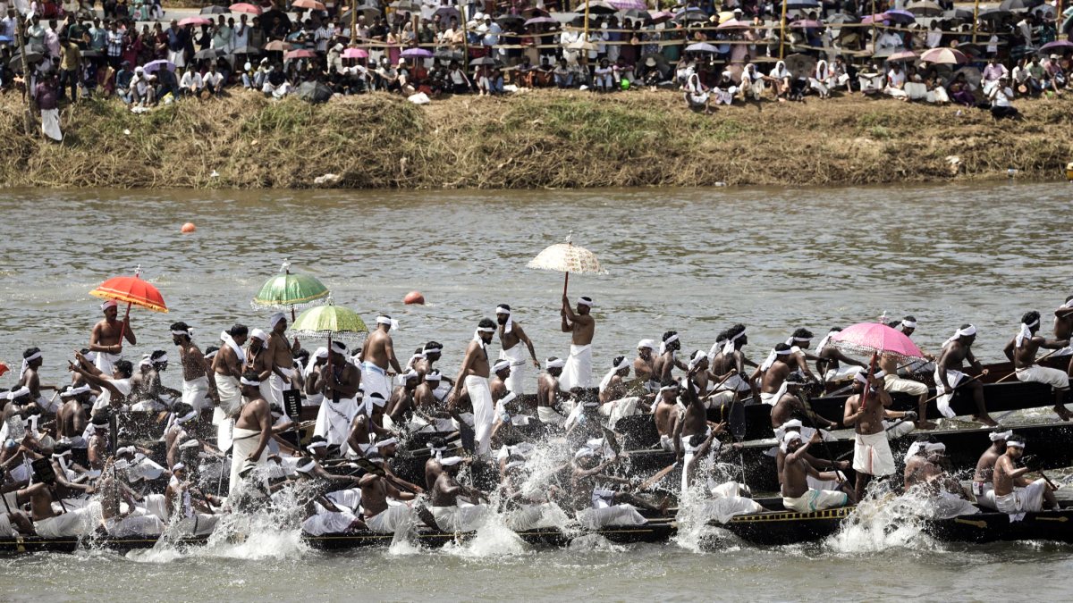Aranmula boat race marks Onam on River Pamba
