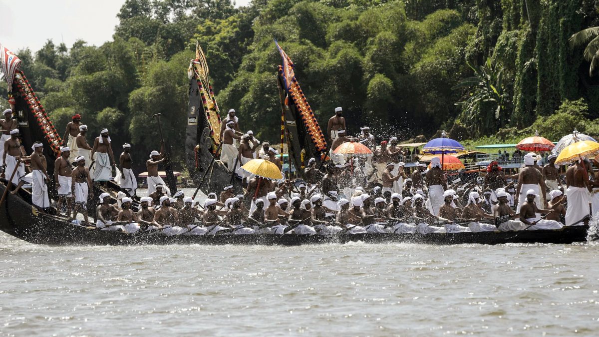 Aranmula boat race marks Onam on River Pamba