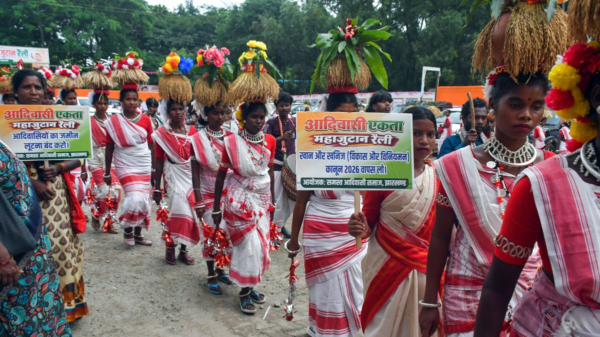 Adivasi women perform at massive gathering in Ranchi
