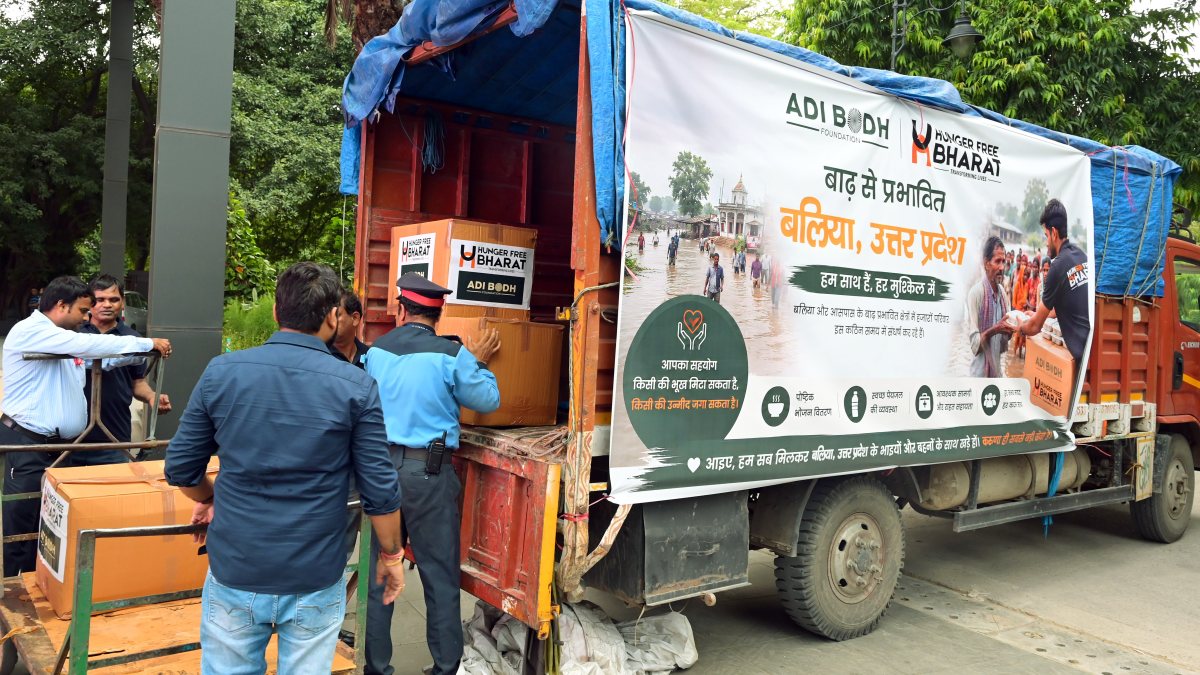 Relief supplies loaded for flood-hit Ballia families in Delhi