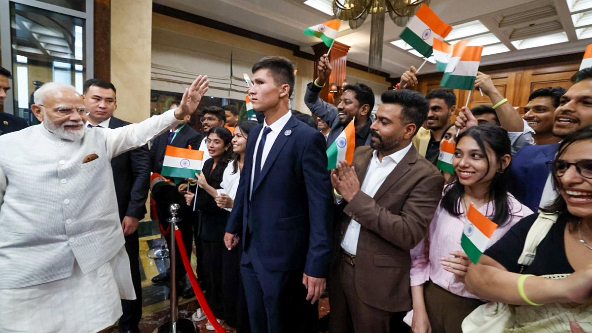 Modi gets warm welcome from Indian diaspora in Bishkek