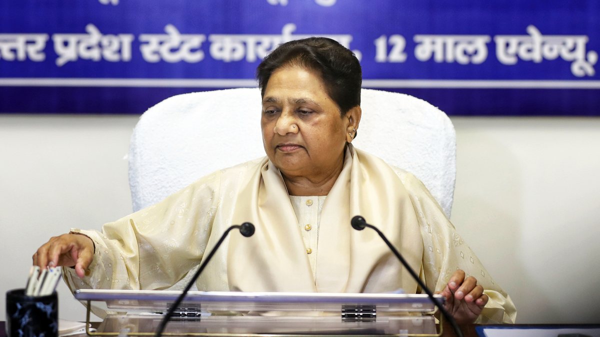 Mayawati chairs BSP review meet for 2027 UP polls