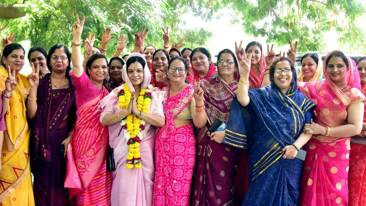 Congress candidate Khushboo Pareek files nomination in Bikaner