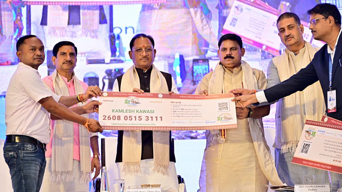 Chhattisgarh CM and Union Minister lead roadshow for mineral block auction