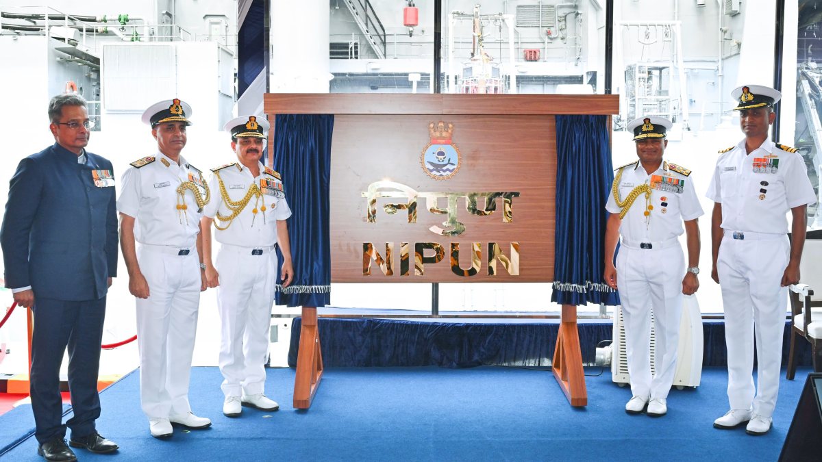 Navy commissions INS Nipun at Mumbai Naval Dockyard