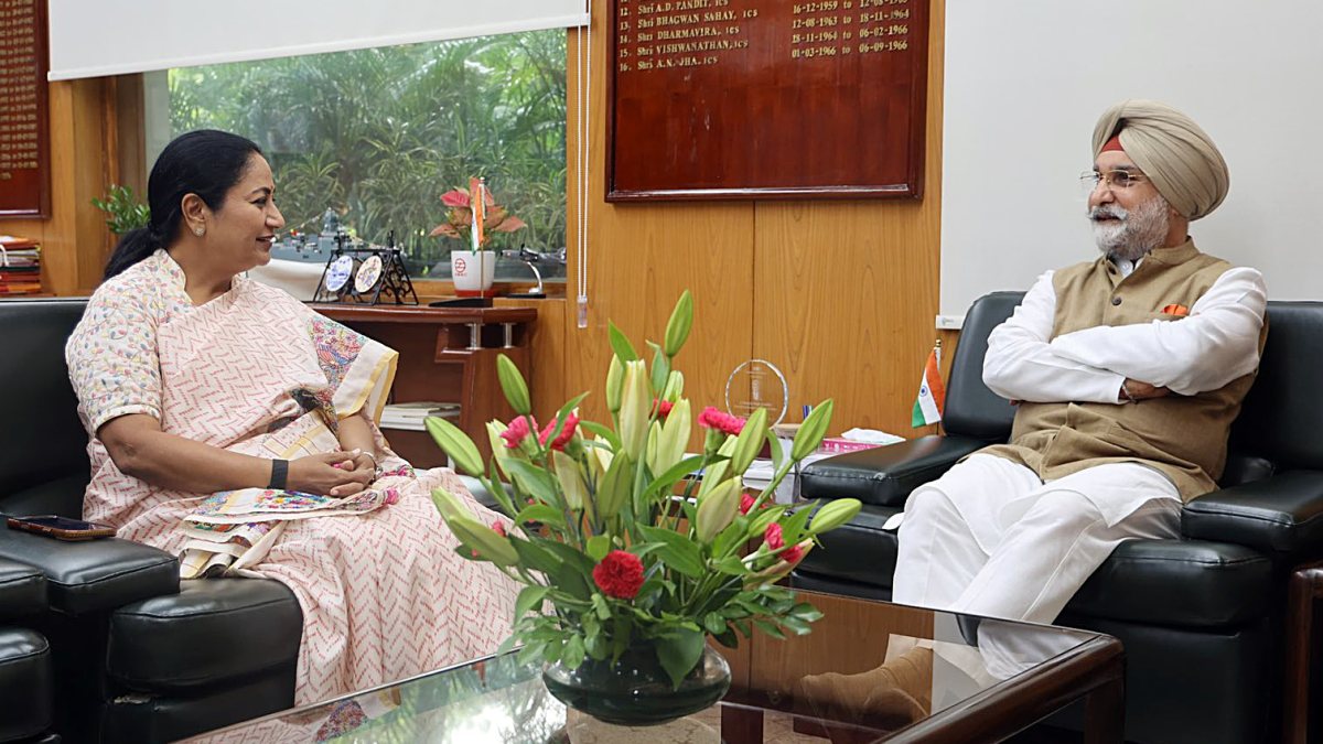 Delhi CM Rekha Gupta meets LG Taranjit Singh Sandhu