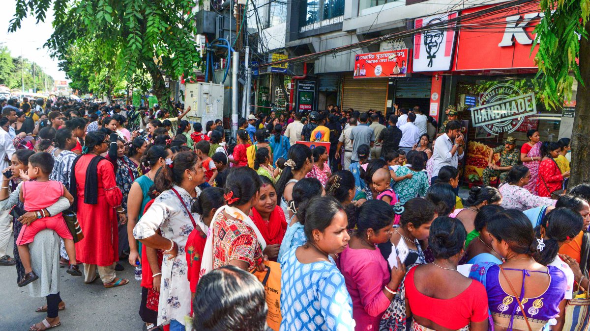 Women queue at BJP camp after names dropped from Annapurna scheme