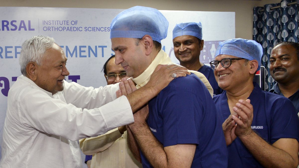 Nitish Kumar inaugurates robotic joint replacement system in Patna
