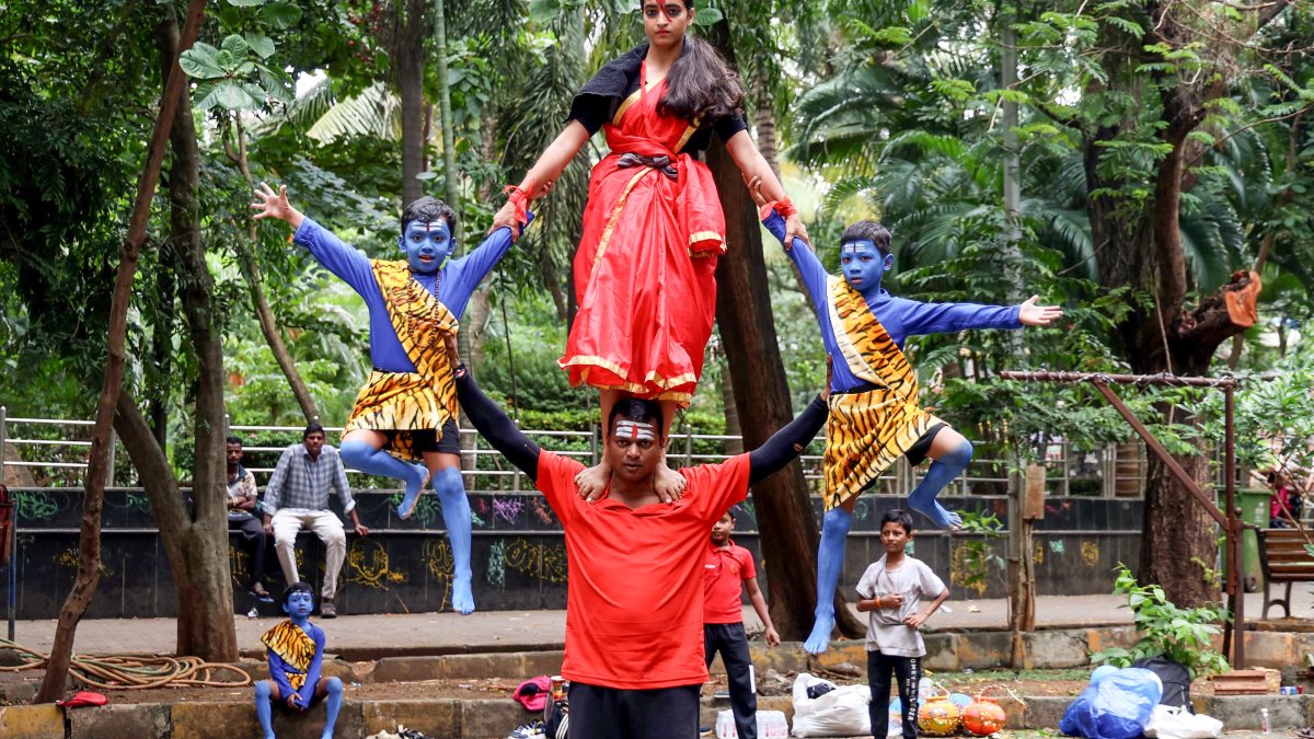 Girls form human pyramid at Dahi Handi rehearsal in Mumbai