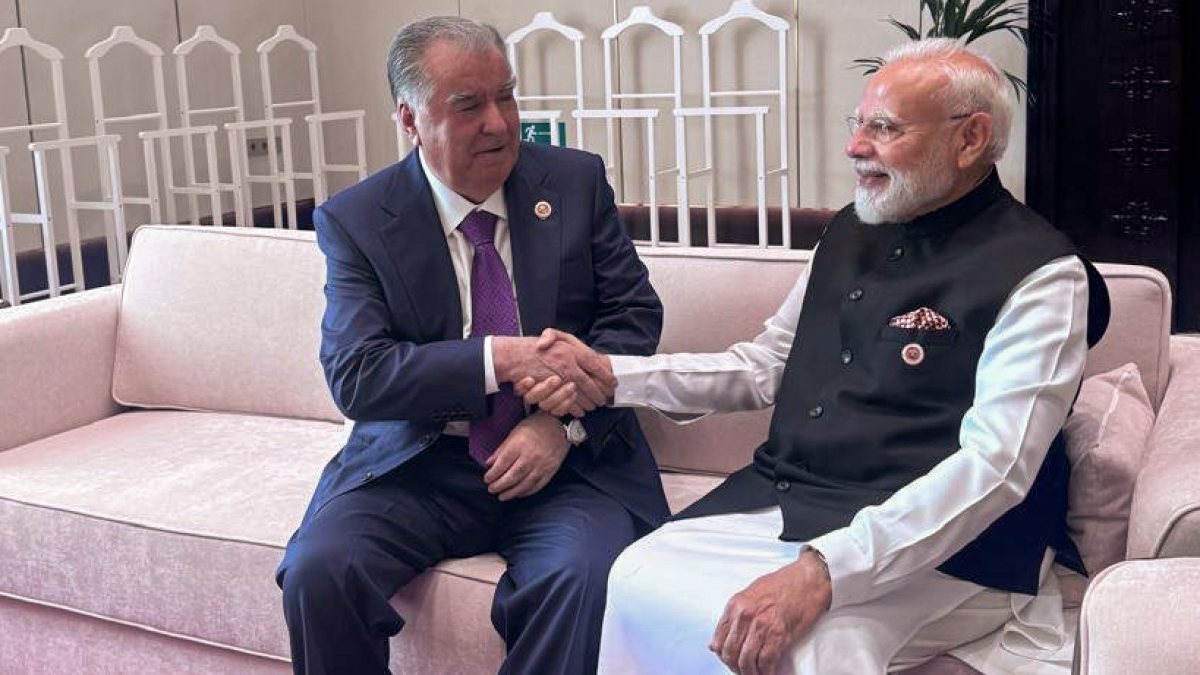 Modi meets Tajikistan President at SCO Summit in Bishkek