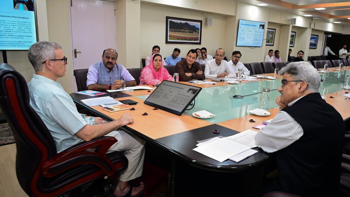 Omar Abdullah chairs Ease of Doing Business review in Srinagar
