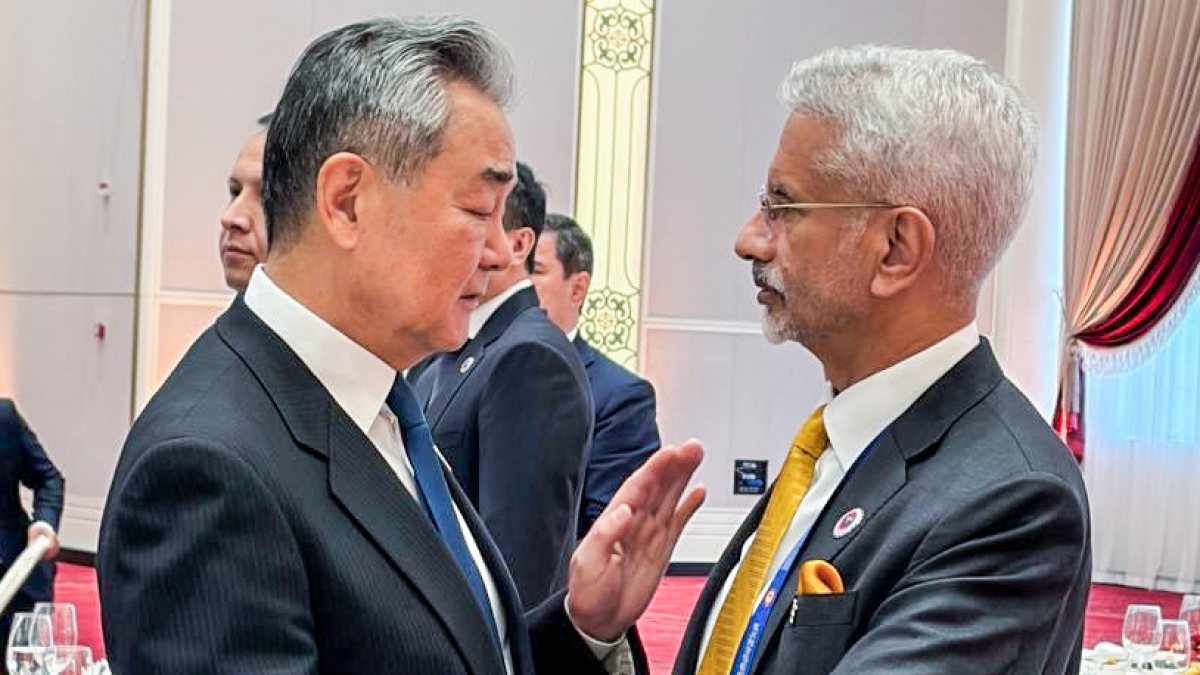 Jaishankar meets Chinese FM Wang Yi on SCO sidelines in Bishkek
