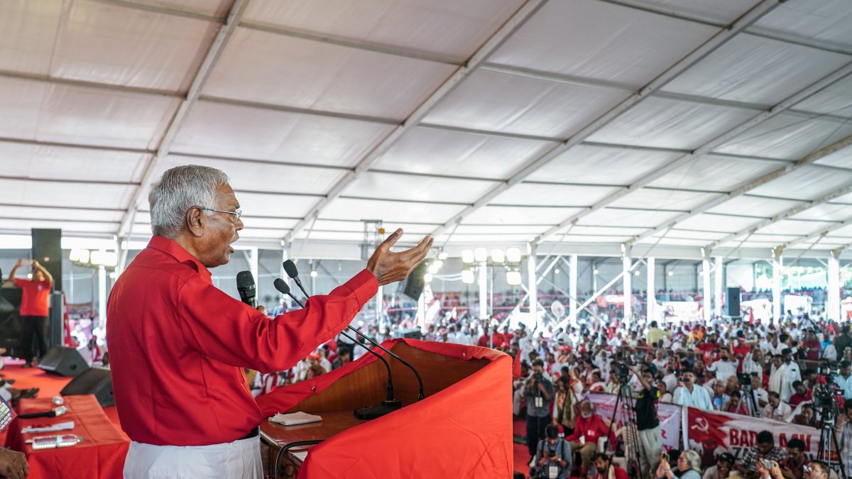 CPI's D Raja leads 'Badlaav Zaroori Hai' rally at Ramlila Maidan