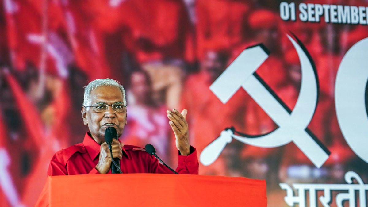 CPI's D Raja leads 'Badlaav Zaroori Hai' rally at Ramlila Maidan