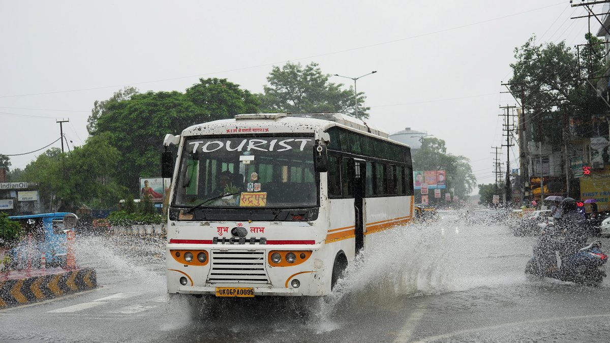 Heavy rain leaves Nainital roads waterlogged, tourist bus wades through