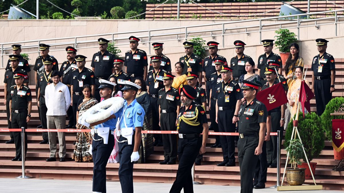 New Army Vice Chief pays tribute at National War Memorial