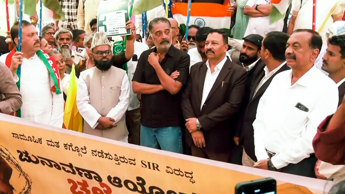 Prakash Raj leads protest march against EC in Bengaluru