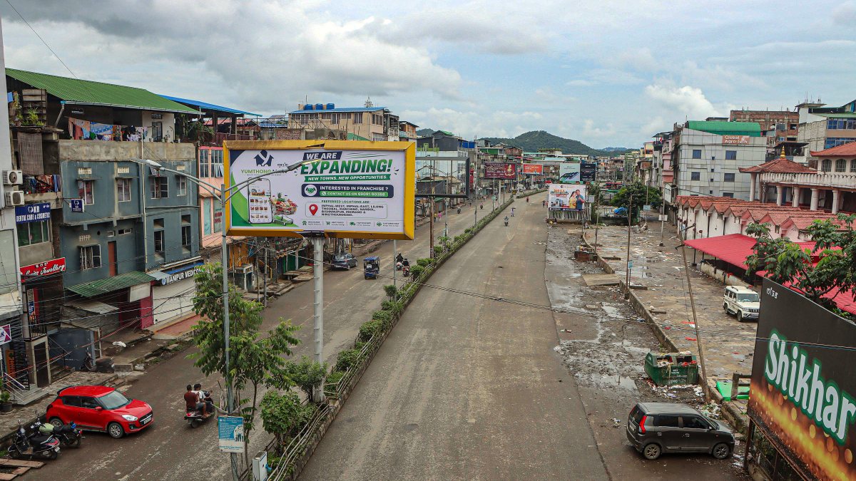 Imphal road deserted during 24-hour delimitation strike