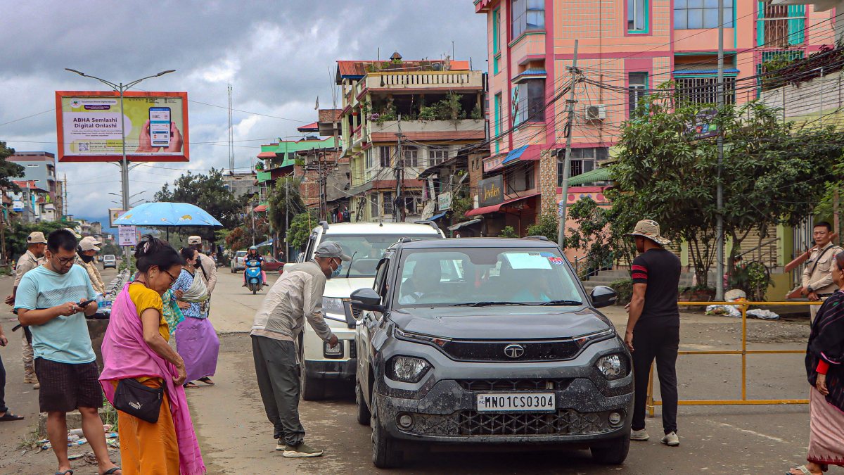Manipur bandh blocks traffic over NRC demand