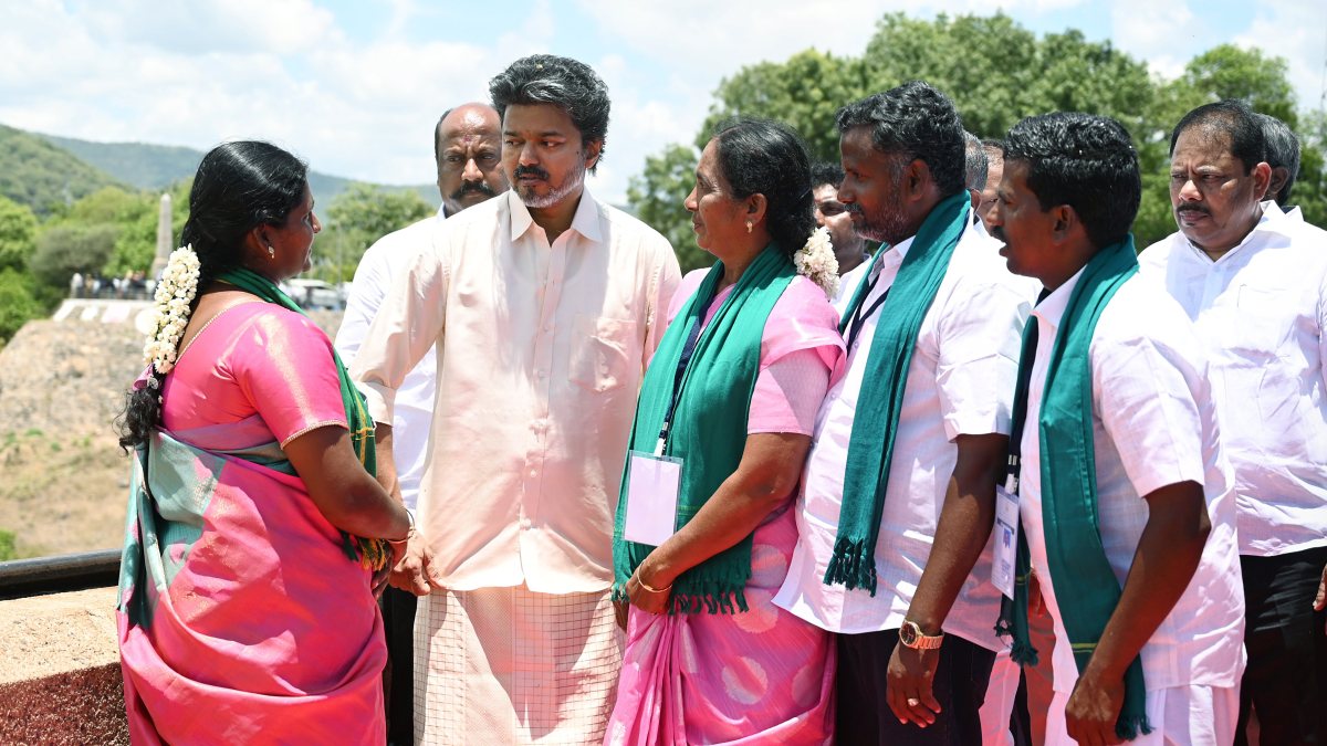 CM Vijay opens Stanley Reservoir sluice gates for Cauvery irrigation