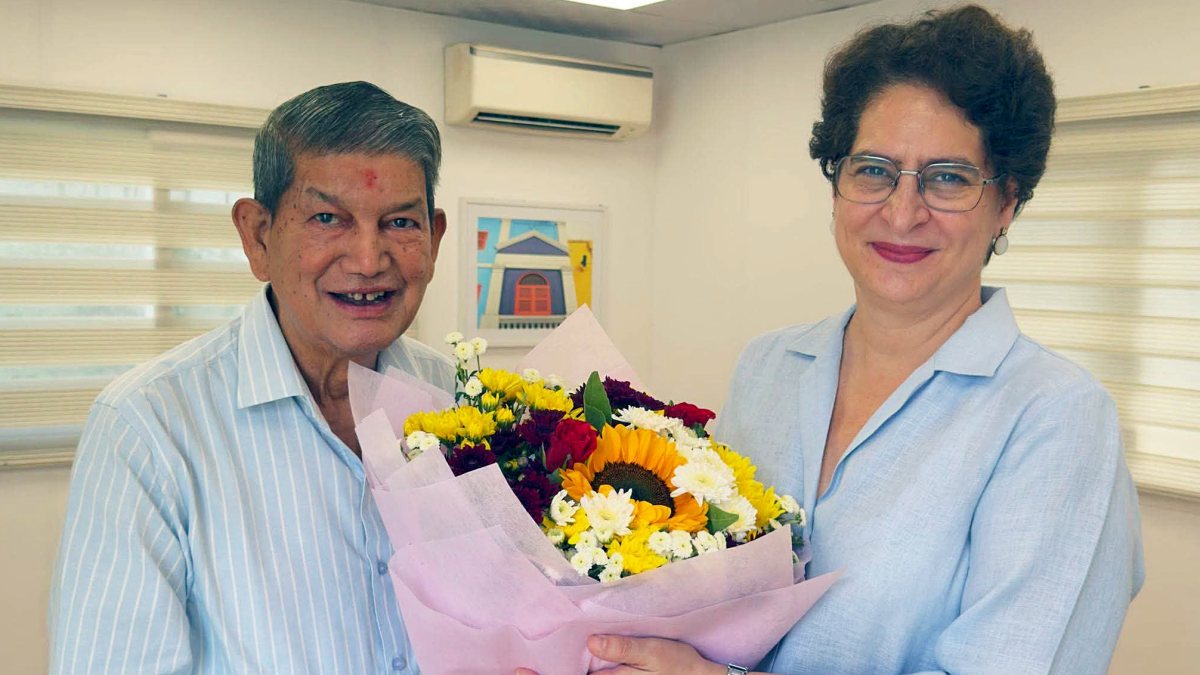 Harish Rawat meets Priyanka Gandhi in New Delhi