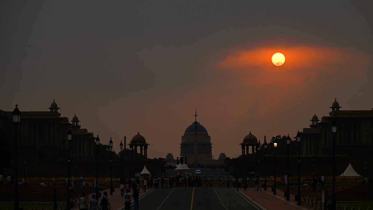 Setting sun glows near Rashtrapati Bhawan in Delhi