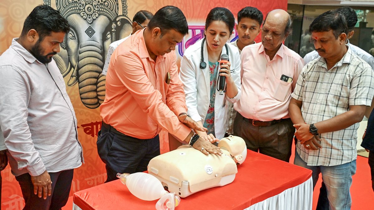 Mumbai hospital trains Ganpati volunteers in CPR, first aid