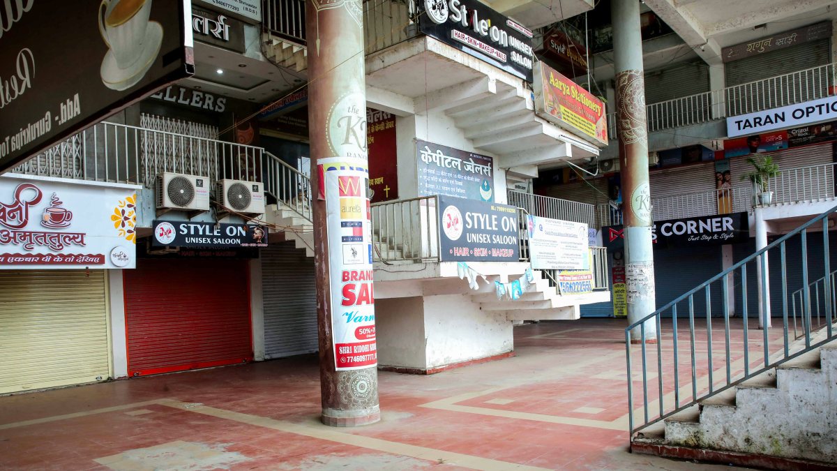 Bhopal traders strike against BMC sealing in residential areas