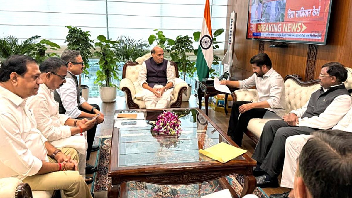 Revanth Reddy invites Rajnath Singh to Defence Expo in Hyderabad