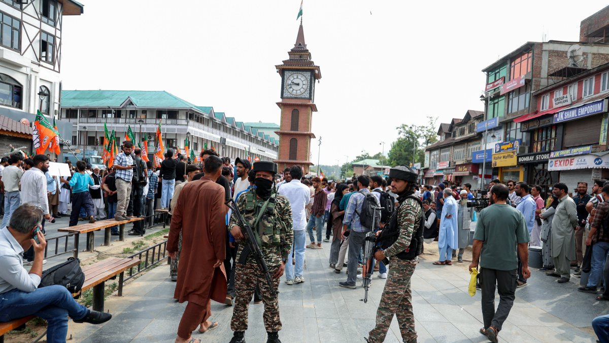 BJP workers protest in Srinagar against Omar Abdullah govt