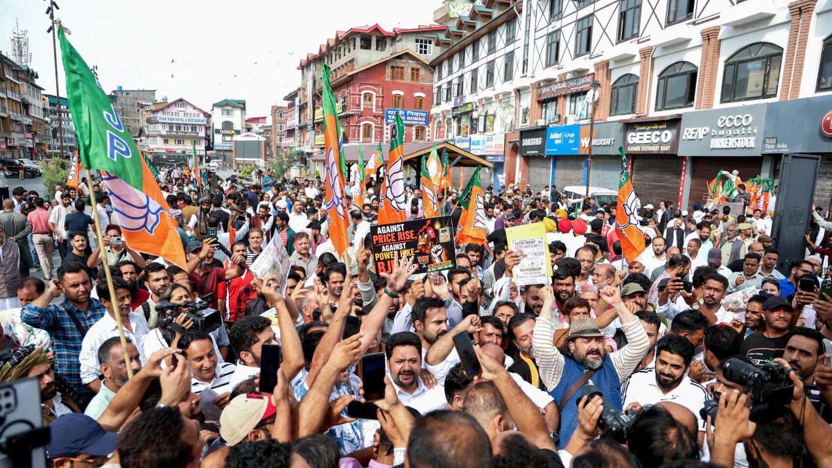 BJP protests in Srinagar against Omar Abdullah government