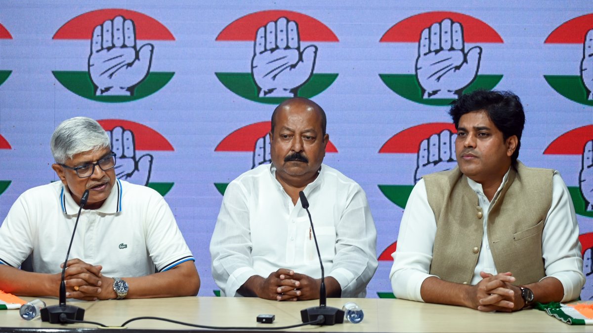 AIMIM leader Syed Asim Waqar joins Congress in Delhi