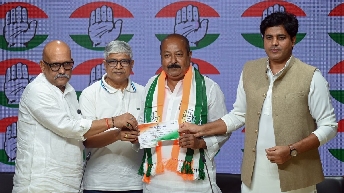 AIMIM leader Syed Asim Waqar joins Congress in Delhi